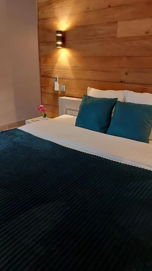 Auberge Du Dom Bormes-les-Mimosas Bed and Breakfast